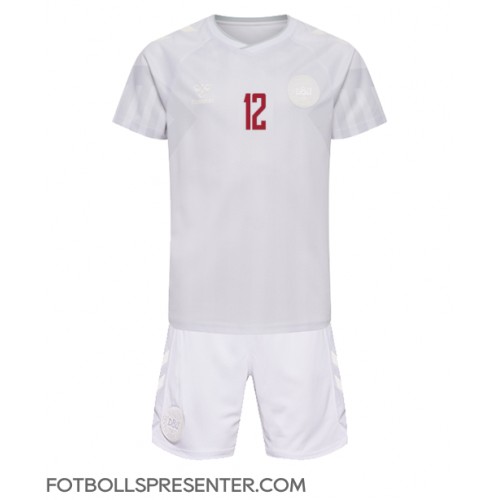 Danmark Kasper Dolberg #12 Bortatröja Barn VM 2022 Kortärmad (+ korta byxor)
